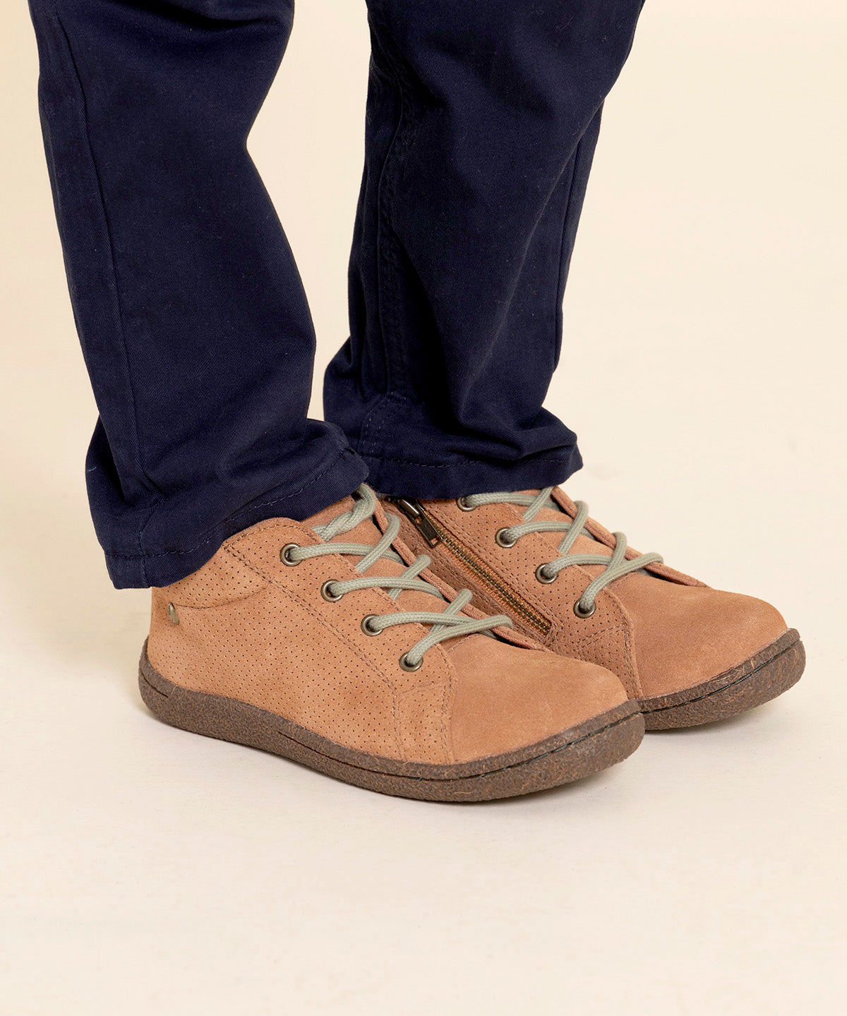 Zapatilla Gamuza Niño Hervey Café